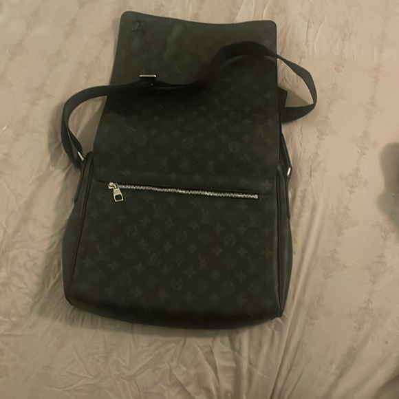 Louis Vuitton bag - Picture 3 of 3
